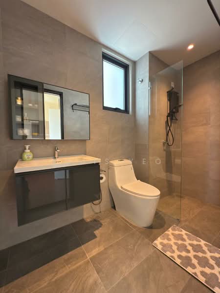Service Residence for Sale at SUNSURIA FORUM SERVICED APARTMENT - Louis Yeo - Bathroom - PropertyGuru.com.my