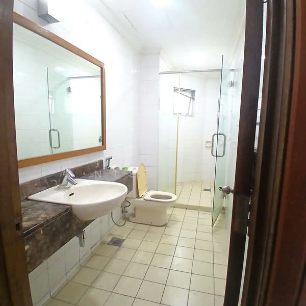 Condominium for Sale at Suasana Sentral Condominiums - Nisha . - Bathroom - PropertyGuru.com.my