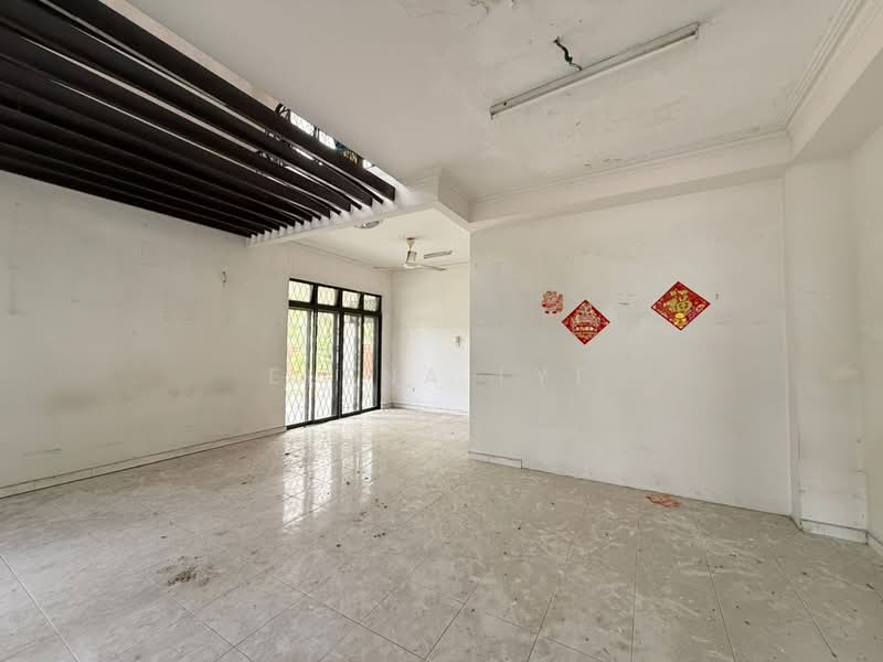 2-storey Terraced House for Sale in Taman Sutera (Johor Bahru) - Elena Lye - Living Room - PropertyGuru.com.my