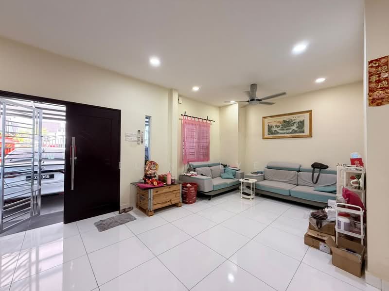 2-storey Terraced House for Sale in Nusantara Prima (Gelang Patah) - Elena Lye - Living Room - PropertyGuru.com.my