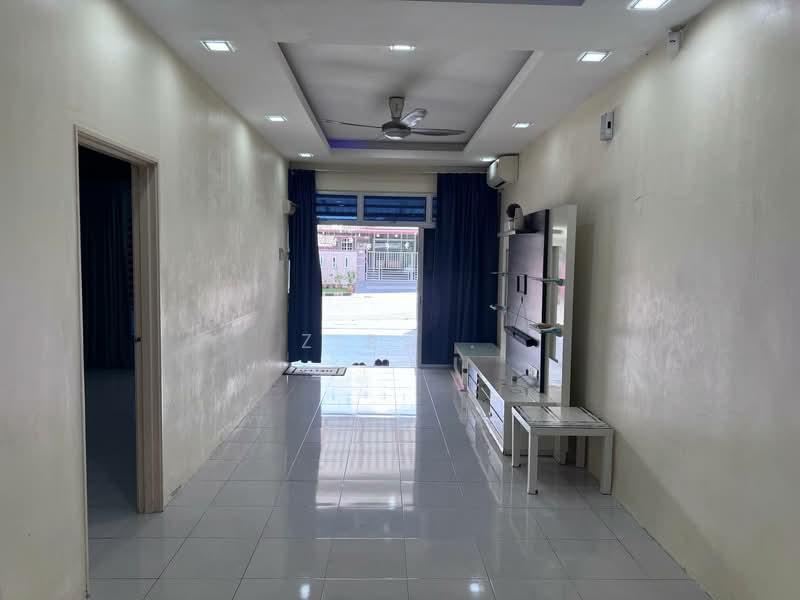 Rumah Teres 1 Tingkat untuk Dijual di Taman Sri Saujana (Kota Tinggi) - Zira . - Living Room - PropertyGuru.com.my