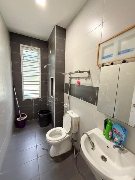 Cluster House for Sale in Taman Kempas Indah (Tebrau) - Caren Chong - Bathroom - PropertyGuru.com.my