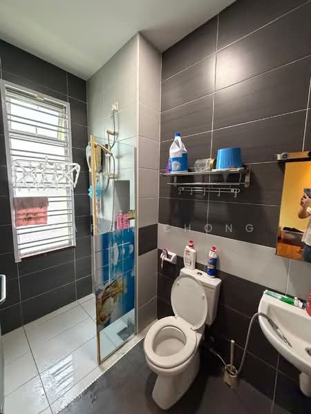 Cluster House for Sale in Taman Kempas Indah (Tebrau) - Caren Chong - Bathroom - PropertyGuru.com.my