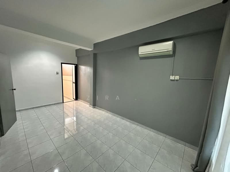 Rumah Teres 2 Tingkat untuk Dijual di Taman Scientex Pasir Gudang (Pasir Gudang) - Zira . - Interior - PropertyGuru.com.my