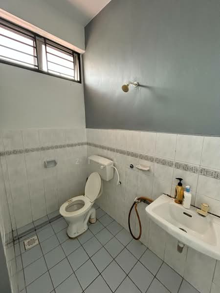 Rumah Teres 2 Tingkat untuk Dijual di Taman Scientex Pasir Gudang (Pasir Gudang) - Zira . - Bathroom - PropertyGuru.com.my