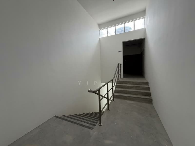 Kilang untuk Disewa di Taman Desa Cemerlang (Ulu Tiram) - Yip . - Entrance - PropertyGuru.com.my