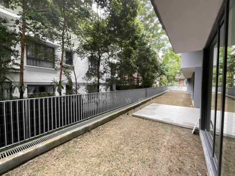 Ground balcony