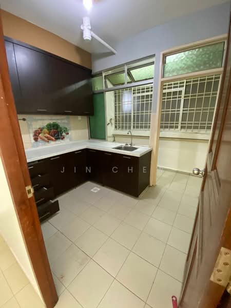 Apartment for Sale at Lake View Suites - Jin Chew - Kitchen - PropertyGuru.com.my