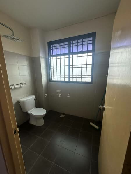 Rumah Teres 2 Tingkat untuk Dijual di Taman Scientex Pasir Gudang (Pasir Gudang) - Zira . - Bathroom - PropertyGuru.com.my