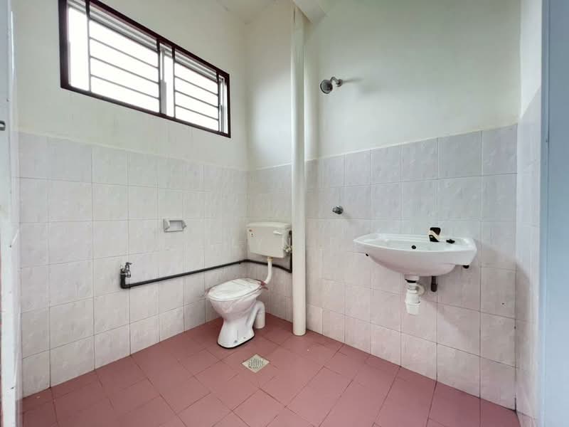 2-storey Terraced House for Sale in Taman Saujana Indah (Bukit Katil) - Kellyn Foo - Bathroom - PropertyGuru.com.my