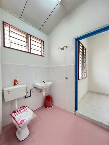 2-storey Terraced House for Sale in Taman Saujana Indah (Bukit Katil) - Kellyn Foo - Bathroom - PropertyGuru.com.my