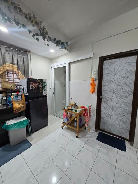 Rumah Teres 2 Tingkat untuk Dijual di Taman Daya (Johor Bahru) - Zira . - Kitchen - PropertyGuru.com.my