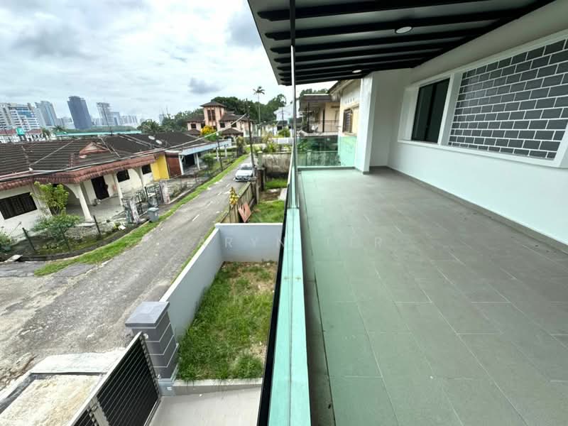 Rumah Berkembar untuk Dijual di Kampung Mahmoodiah (Johor Bahru) - Caryn Ter - Exterior - PropertyGuru.com.my
