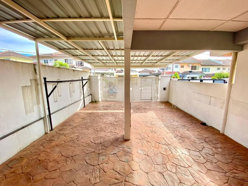 Rumah Teres 2 Tingkat untuk Dijual di Taman Pinggiran Putra (Seri Kembangan) - Nurra Eikin - Exterior - PropertyGuru.com.my