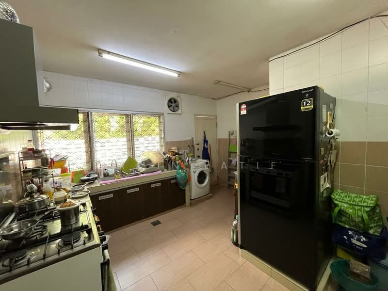 Bungalow for Sale in Bukit Tunku (Kenny Hills) (Kuala Lumpur) - Armin Latif - Kitchen - PropertyGuru.com.my