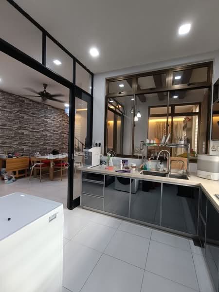 Cluster House for Sale in Setia Tropika (Johor Bahru) - Nelson Tan Poh Kiong - Kitchen - PropertyGuru.com.my