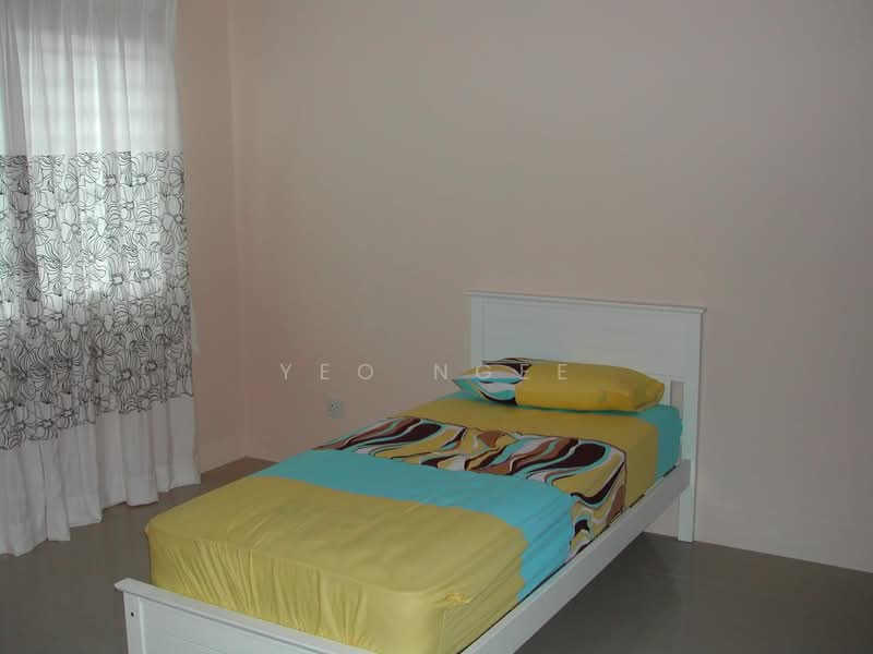 Rumah Bandar untuk Dijual di Kampung Sungai Kayu Ara (Petaling Jaya) - Yeo Ngee - Bedroom - PropertyGuru.com.my