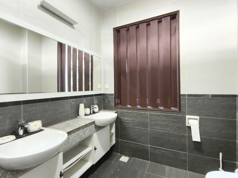 Cluster House for Sale in Taman Sutera Utama (Skudai) - Caryn Ter - Bathroom - PropertyGuru.com.my