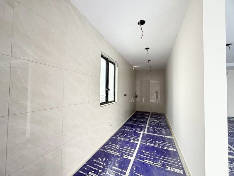 Semi-Detached House for Sale in Austin Heights (Tebrau) - Yik Tat - Corridor - PropertyGuru.com.my