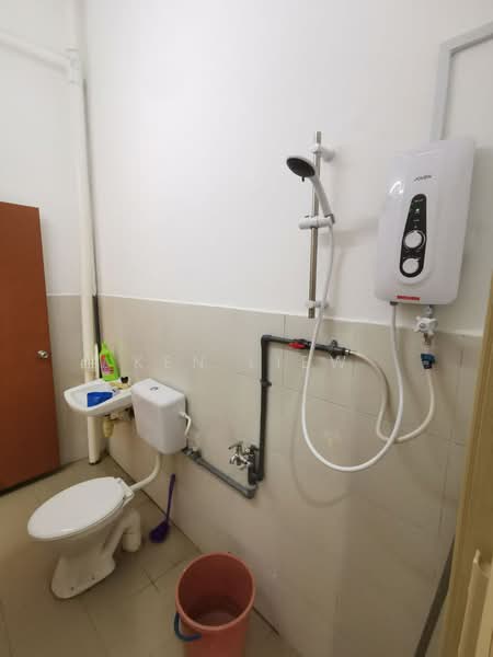 2-storey Terraced House for Rent in Kelapa Sawit (Kulai) - Ken Liew - Bathroom - PropertyGuru.com.my
