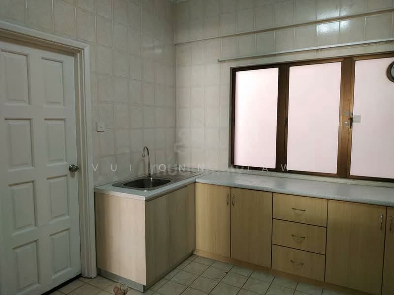 Kondominium untuk Disewa di Marina Court Resort Condominium - Vui Onn Liaw - Kitchen - PropertyGuru.com.my