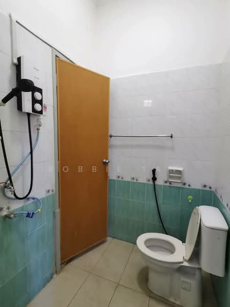 Rumah Teres 1.5 Tingkat untuk Disewa di Taman Daya (Johor Bahru) - Robbie Tan - Bathroom - PropertyGuru.com.my