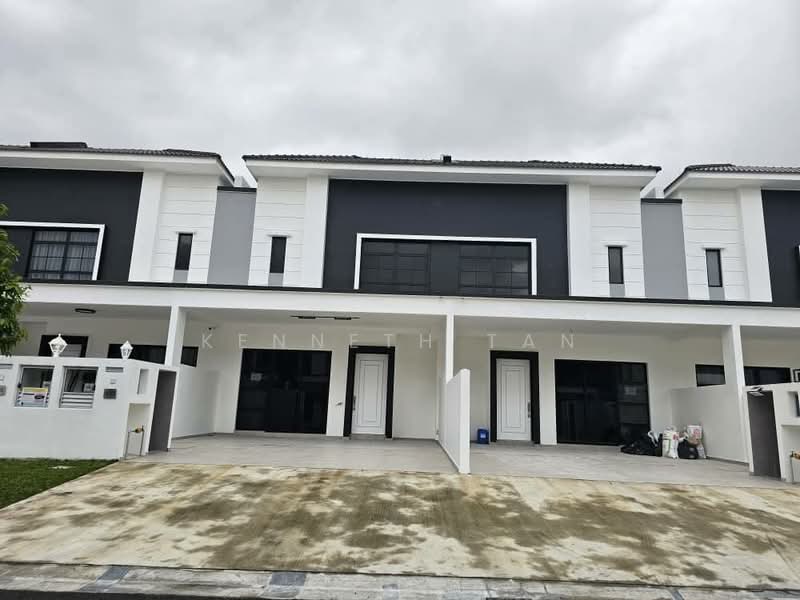 2-storey Terraced House for Sale in Johor Bahru (Johor) - Kenneth Tan - Exterior - PropertyGuru.com.my