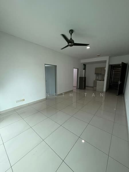 Kondominium untuk Dijual di PARC Regency (Residensi Masai) - Kenneth Tan - Living Room - PropertyGuru.com.my