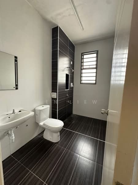 Terraced House for Sale in Johor Bahru (Johor) - Ken Liew - Bathroom - PropertyGuru.com.my