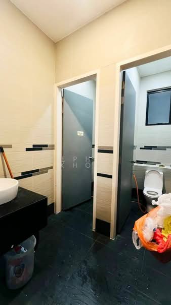 Factory for Sale in Eco Business Park 1 (Johor Bahru) - Zephyr Khoo - Bathroom - PropertyGuru.com.my