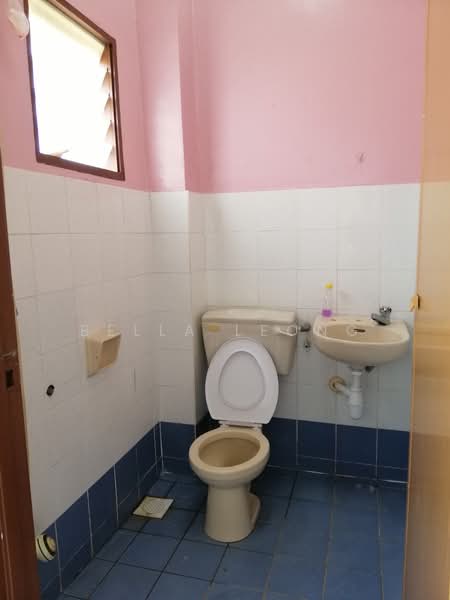 2-storey Terraced House for Sale in Rawang (Selangor) - Bella Leong - Bathroom - PropertyGuru.com.my