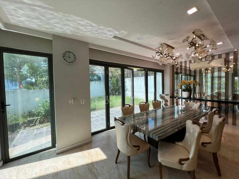 Bungalow House untuk Disewa di Kuchai Lama (Kuala Lumpur) - Hugo Gooi - Dining Room - PropertyGuru.com.my