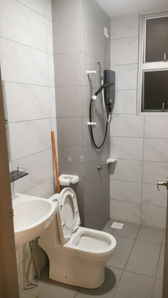 Servis Apartment untuk Disewa di SKS Habitat - Lucas Tan - Bathroom - PropertyGuru.com.my