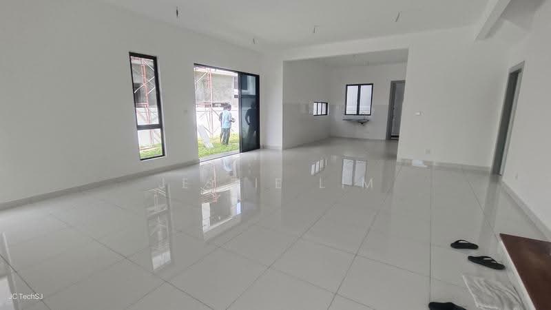 Cluster House for Sale in Shah Alam (Selangor) - Jessie Lim - Living Room - PropertyGuru.com.my