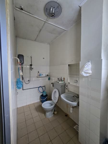 Terraced House for Sale in Usj 12 (Subang Jaya) - JeffSally Lee - Bathroom - PropertyGuru.com.my