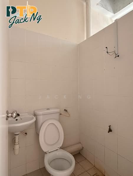 Shop / Office for Rent in Raja Uda (Butterworth) - Jack Ng - Bathroom - PropertyGuru.com.my