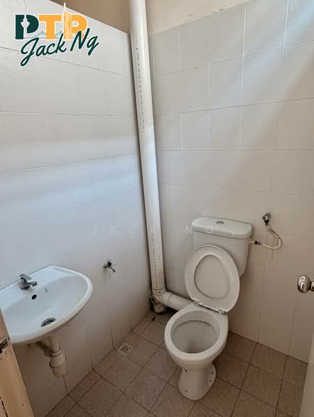 Shop / Office for Rent in Raja Uda (Butterworth) - Jack Ng - Bathroom - PropertyGuru.com.my