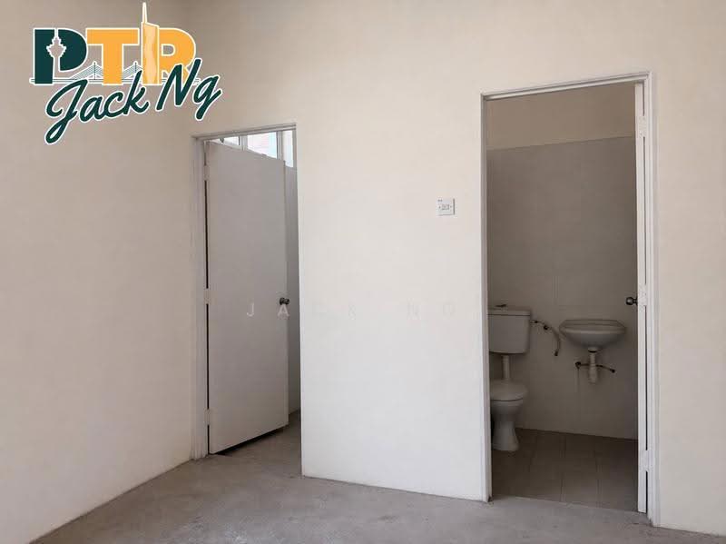 Shop / Office untuk Disewa di Raja Uda (Butterworth) - Jack Ng - Bathroom - PropertyGuru.com.my