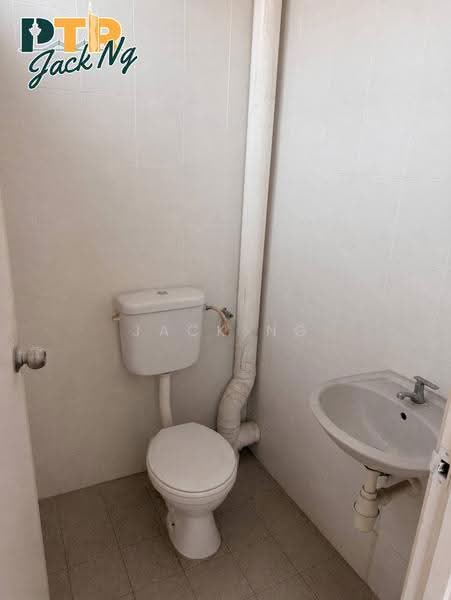 Shop / Office untuk Disewa di Raja Uda (Butterworth) - Jack Ng - Bathroom - PropertyGuru.com.my