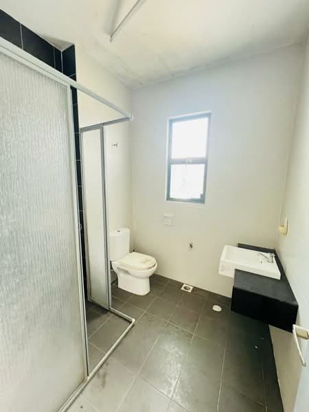 2-storey Terraced House for Sale in Saujana Rawang (Rawang) - David Lee - Bathroom - PropertyGuru.com.my