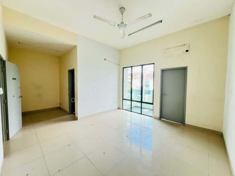 2-storey Terraced House for Sale in Saujana Rawang (Rawang) - David Lee - Living Room - PropertyGuru.com.my