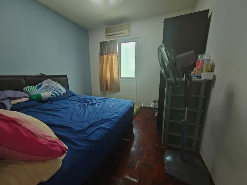 Apartment for Sale at Apartment Bayu - Tom Yip - Bedroom - PropertyGuru.com.my