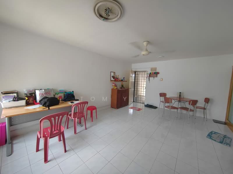 Apartment for Sale at Apartment Bayu - Tom Yip - Living Room - PropertyGuru.com.my