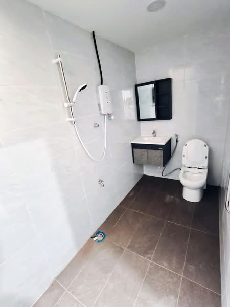 2-storey Terraced House for Rent in Forest City (Gelang Patah) - Claire Lai - Bathroom - PropertyGuru.com.my