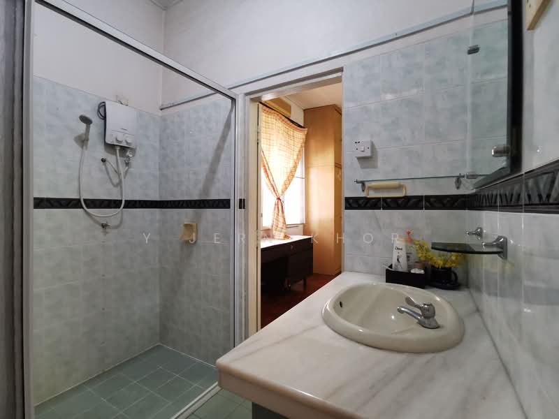 Semi-Detached House for Sale in Alma (Bukit Mertajam) - Y Jern Khor - Bathroom - PropertyGuru.com.my