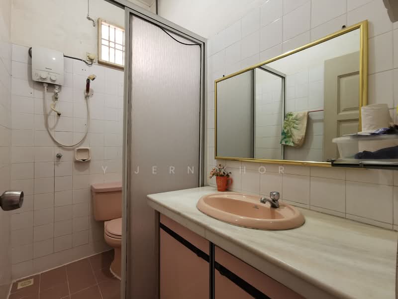 Semi-Detached House for Sale in Alma (Bukit Mertajam) - Y Jern Khor - Bathroom - PropertyGuru.com.my