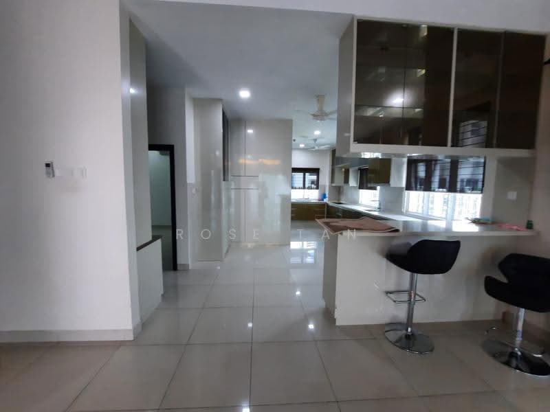 Rumah Berkembar untuk Dijual di Perdana Lakeview East (Cyberjaya) - Rose Tan - Kitchen - PropertyGuru.com.my