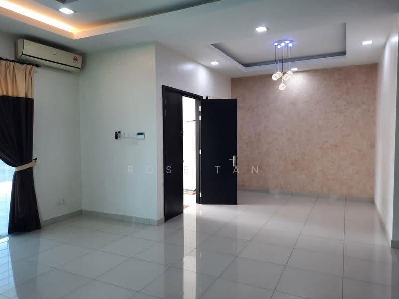 Rumah Berkembar untuk Dijual di Perdana Lakeview East (Cyberjaya) - Rose Tan - Living Room - PropertyGuru.com.my