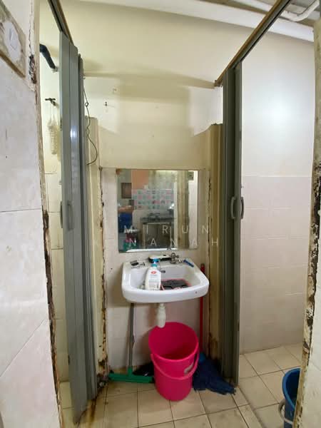Apartment for Sale at Pangsapuri Arista - Amirun Kinanah - Bathroom - PropertyGuru.com.my