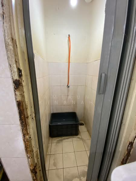 Apartment for Sale at Pangsapuri Arista - Amirun Kinanah - Bathroom - PropertyGuru.com.my